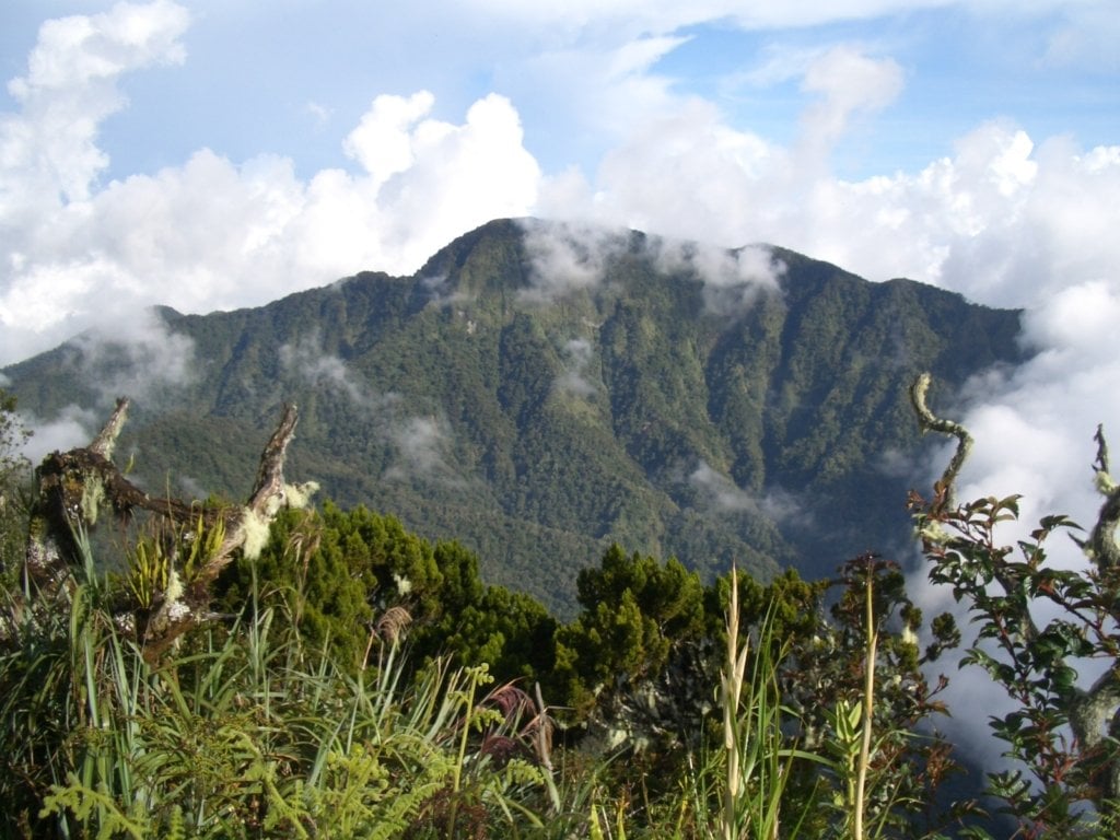 Dulang-dulang_peak