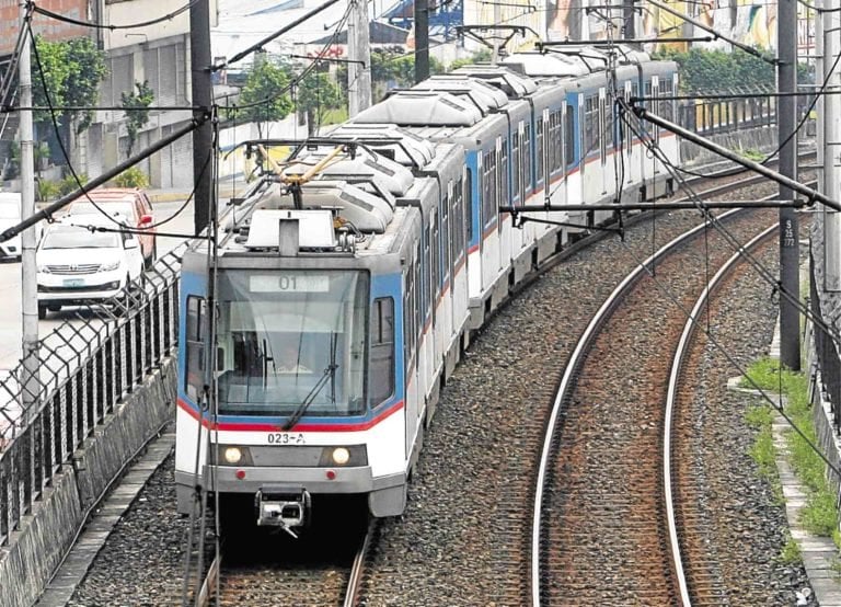 tren14-768x554 MRT photo from Philippine Daily Inquirer